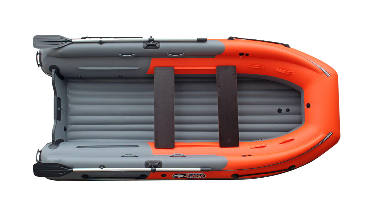 Reef Triton 400 S-Max с интегрированным фальшбортом